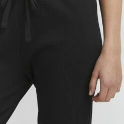 Oxmo LIZ - Pantalones Deportivos - Black , Mujer -Oxmo tienda en línea 0a8f806dd084412bb8917eff3944f28b