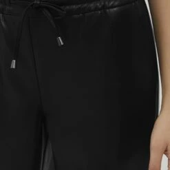 Oxmo PAULIA - Pantalones - Black , Mujer -Oxmo tienda en línea 3716bb8dd65d4cd2a8265a9e9b518533