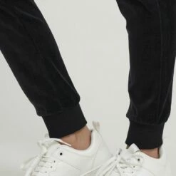 Oxmo OXNIKITA - Pantalones Deportivos - Black , Mujer -Oxmo tienda en línea 5e8057623e9b4fb99330c91003818c8e