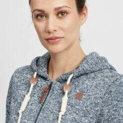 Oxmo OXTHORA - Abrigo Corto - Insignia B, Mujer -Oxmo tienda en línea 6c49e9e91579493c94723cceade39aa4