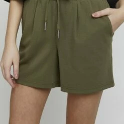 Oxmo ANNIK - Shorts - Ivy Green , Mujer -Oxmo tienda en línea 8291bfa95f1948f4898245e71231d10a
