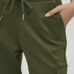 Oxmo OXHENNI - Pantalones Cargo - Ivy Green , Mujer -Oxmo tienda en línea e82a92d0e9834f95811b73785215f6bd