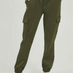 Oxmo OXHENNI - Pantalones Cargo - Ivy Green , Mujer