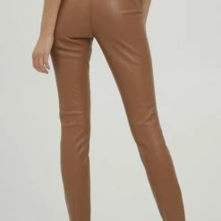 Oxmo PAULINE - Pantalones - Toffee , Mujer 8 Oxmo PAULINE - Pantalones - Toffee , Mujer -Oxmo tienda en línea f1a81b5b19c743228a8056ba70870d8b